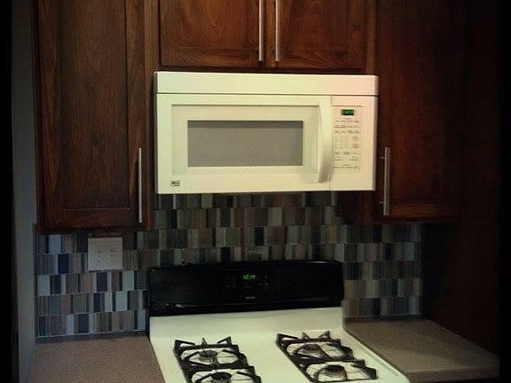 2nd image of 5225 Fenwick Ave #2