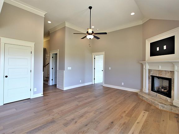2nd image of 352 Lowline Dr #37