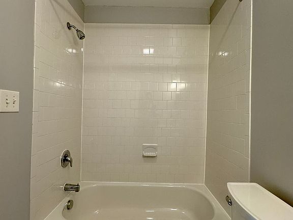 4th image of 1322-1324 Eutaw Pl #1324-2F