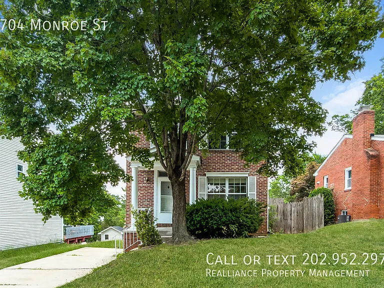 5704 Monroe St — Photo 18