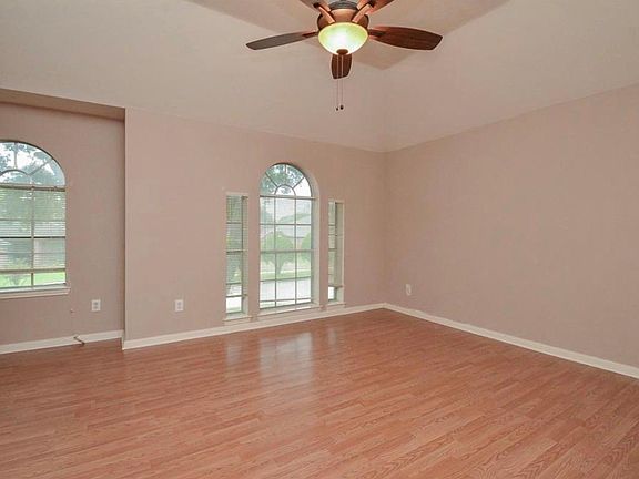 2nd image of 6834 River Bluff Dr