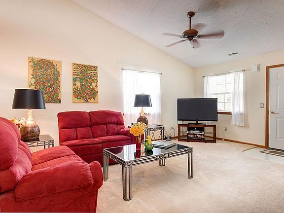3rd image of 668 N Creek Dr Unit 668