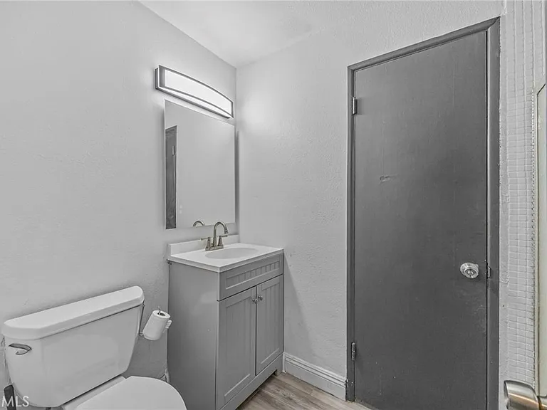 9417 Mango Ave — Photo 25