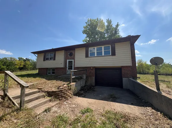 1310 Private Road 1337, Moberly, MO 65270