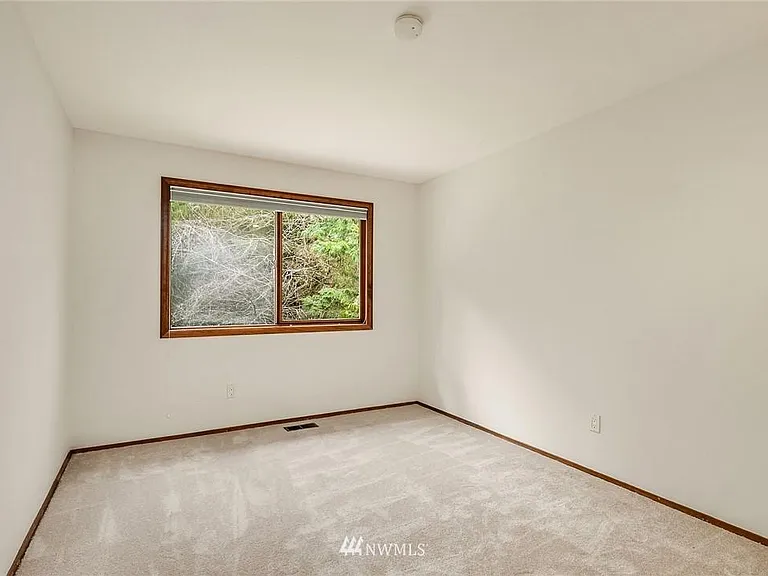 18630 NE 194th St — Photo 12