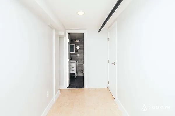 Rented by Nooklyn NYC LLC | media 35