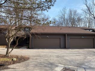 8195 Stoney Brook Dr, Chagrin Falls, OH 44023