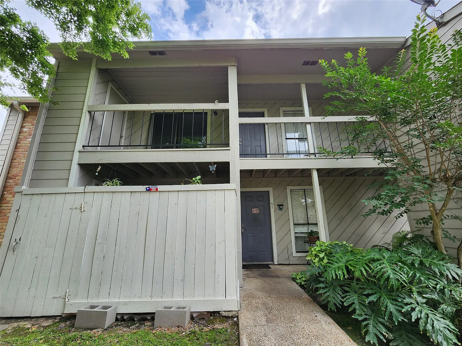 2 bed, 2.0 bath, 960 sqft, $1,295 — Photo 2