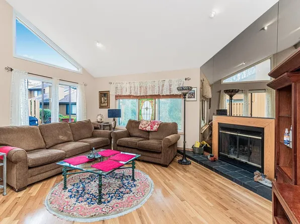 200 California Road #10, Bronxville, NY 10708