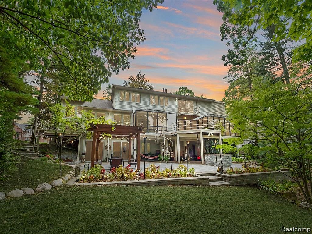 1978 Sherwood Gln, Bloomfield Hills, MI 48302 Zillow