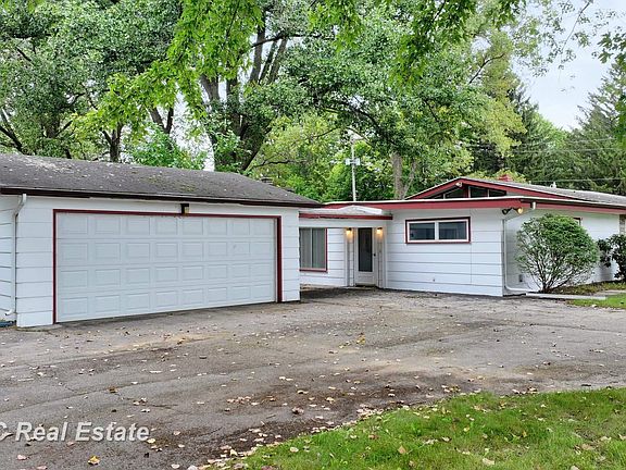 2nd image of 5161 S Washington Rd