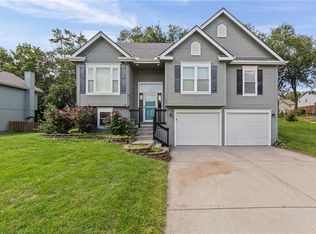 1100 Susan St, Kearney, MO 64060