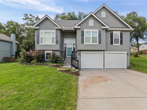 1100 Susan St, Kearney, MO 64060