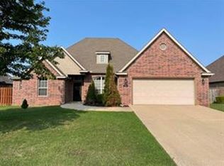 4104 Layton Rd, Bentonville, AR 72713
