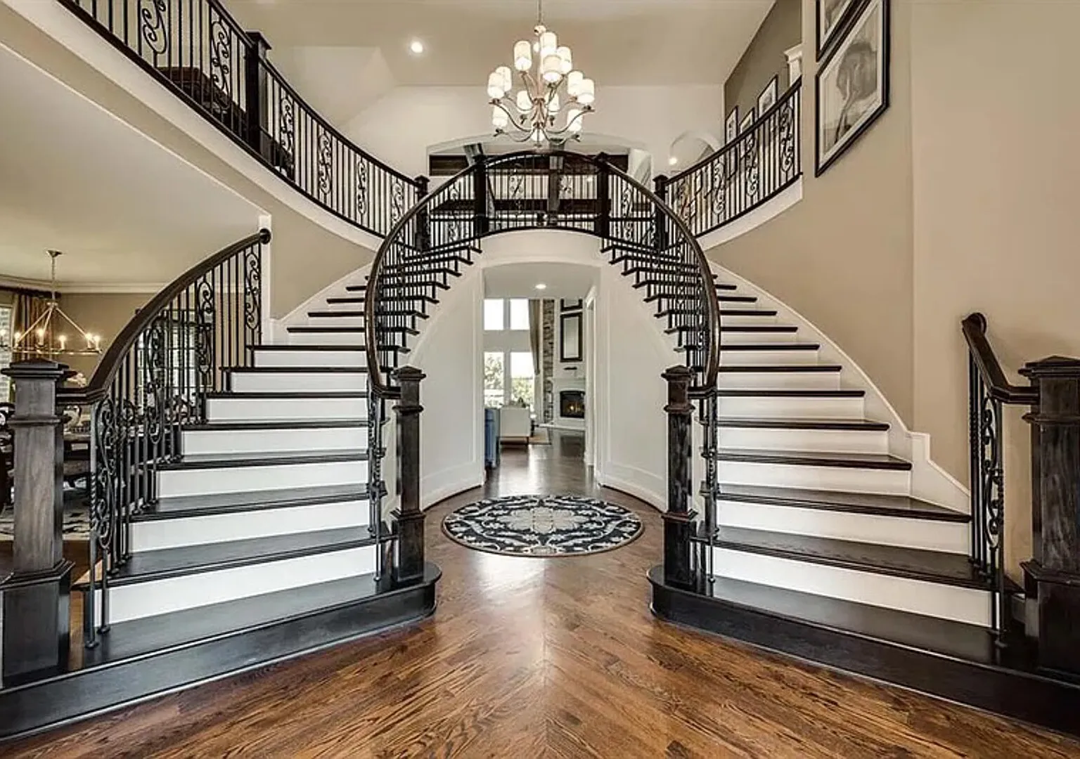 Upscale Luxury Living — Photo 2