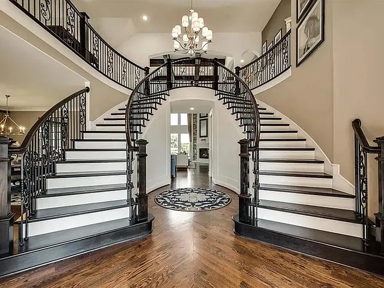 Barlow Ct — Photo 2
