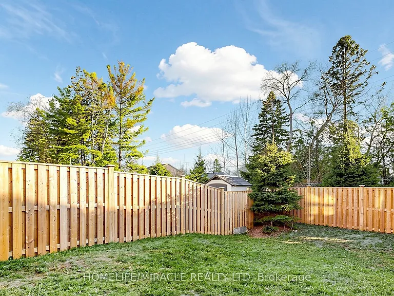 14 Greenwood Dr — Photo 45