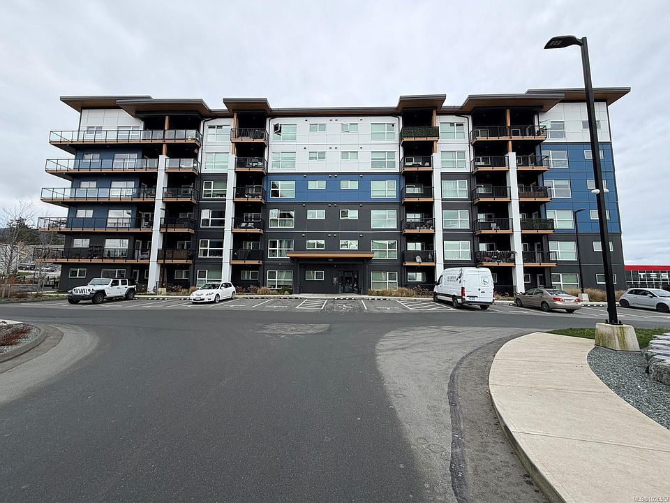 1st image of 2461 Gateway Rd #301