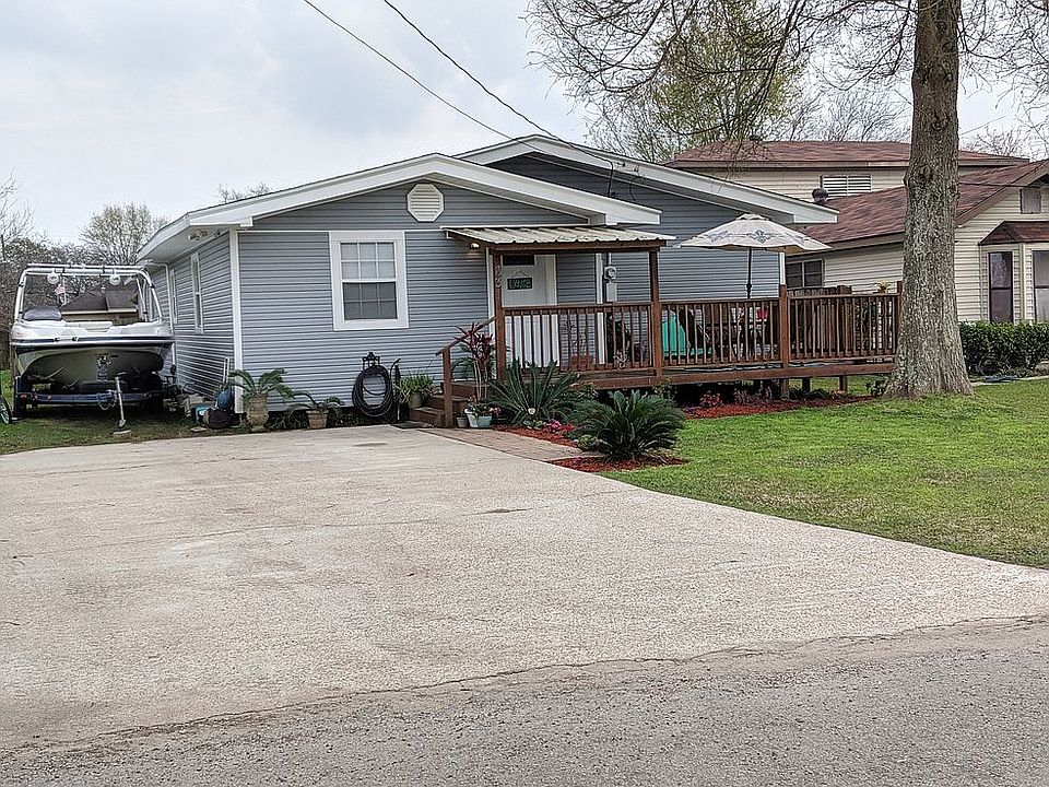 1st image of 831 Chicago Ave