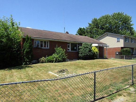 3rd image of 11 Raymond St