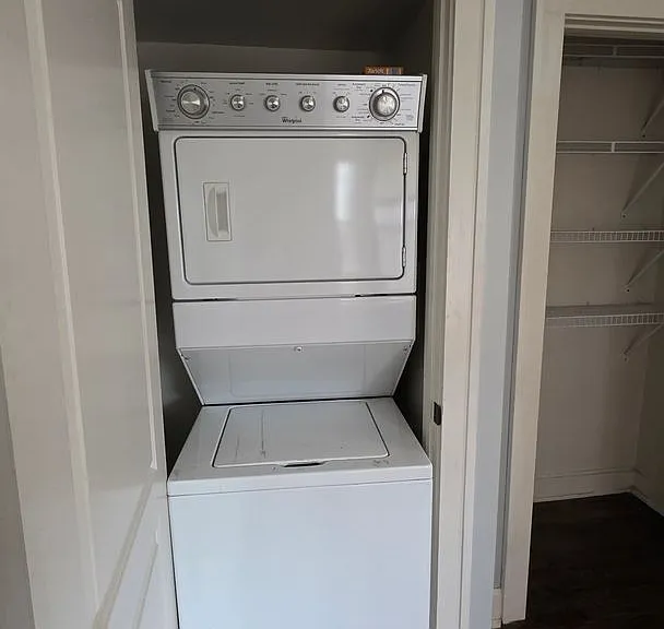 319 E 43rd St #1 — Photo 15
