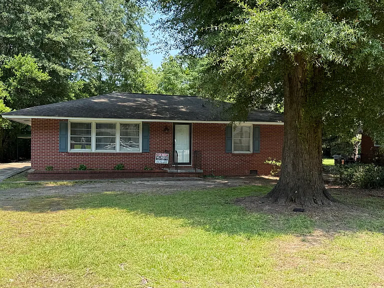 2573 Delano Dr — Photo 1