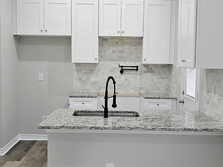 752 Juneau Ct — Photo 6