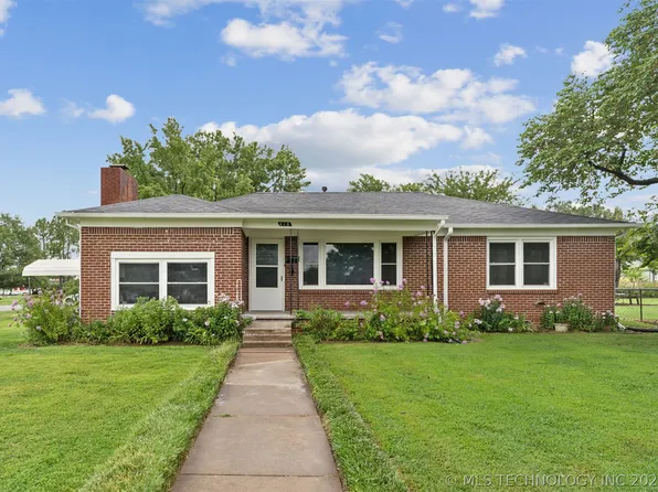 418 W 12th St, Claremore, OK 74017