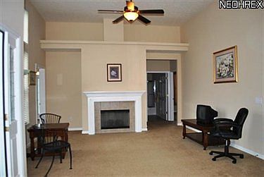 4th image of 562 Hyannis Port Cir