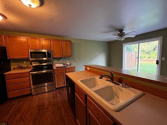 4th image of 1924 W Cypress Way #B