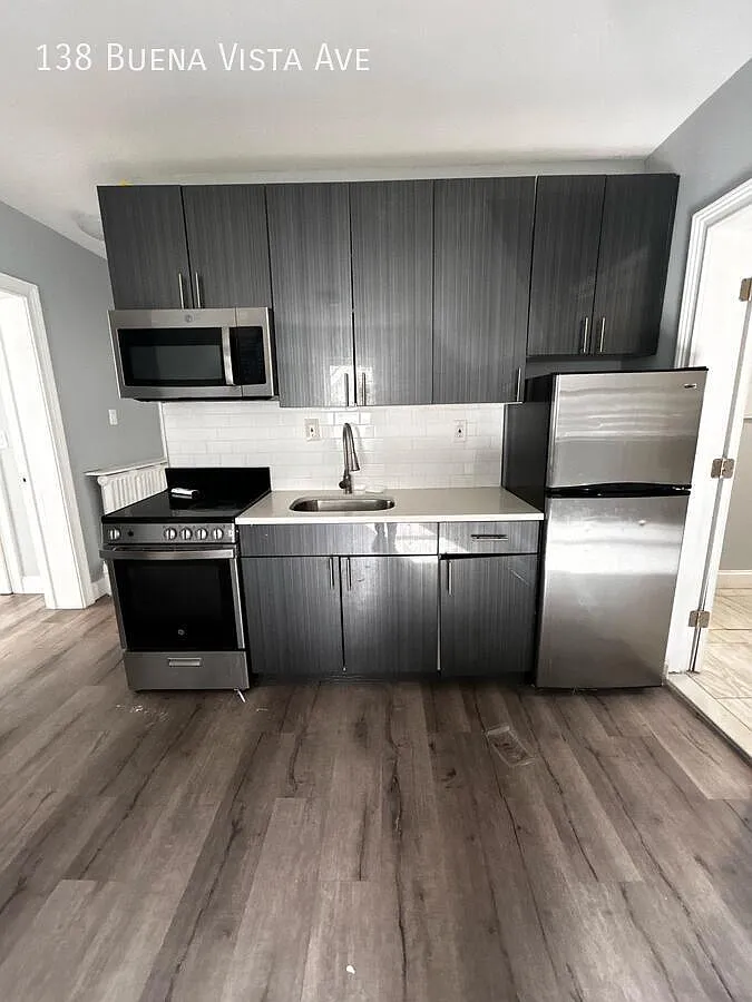2 bed, $2,400 — Photo 1