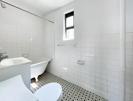 Rented by Kahen Properties | media 11