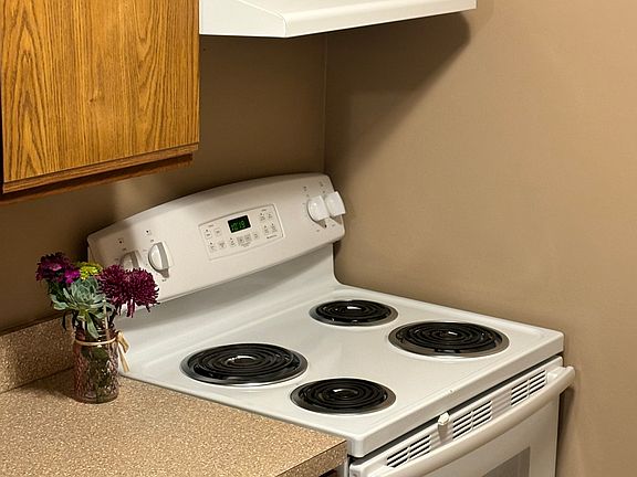 3rd image of 5013 Emerald Dr #1