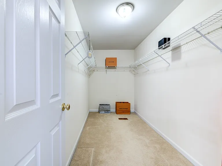 18 Pineview Valley Ct — Photo 41
