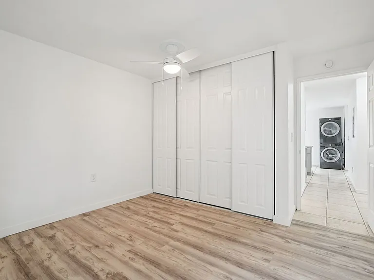 Images Columbia Apartments — Photo 59