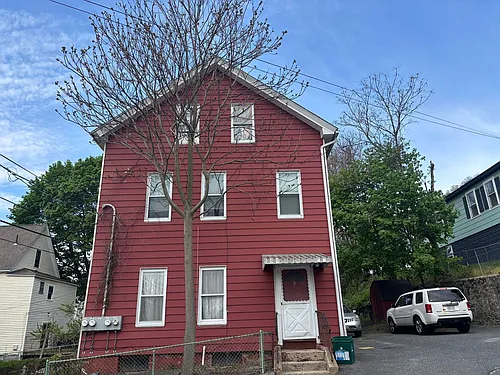 9 Marshall St Photo 1