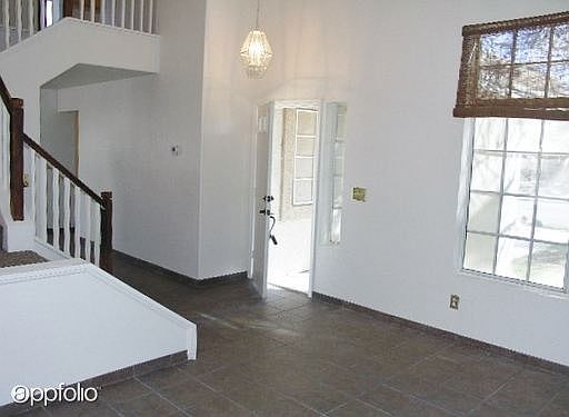5th image of 488 Paulson Dr