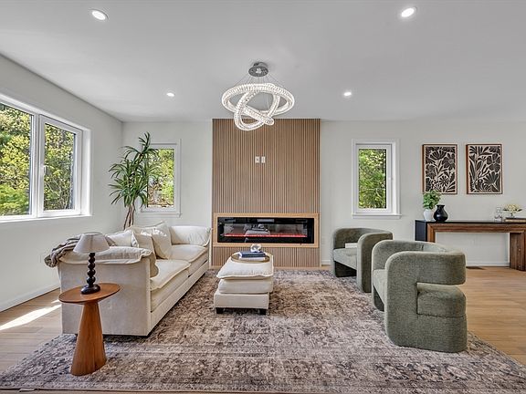 4th image of 189 Electric Ave #B
