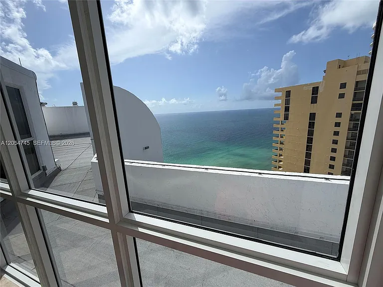 16425 Collins Ave #OS18A — Photo 16