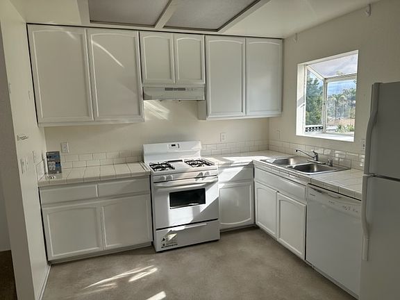 2nd image of 725 Pidgeon St