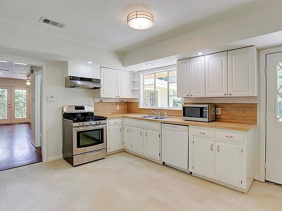 4th image of 2820 Westgrove Ln