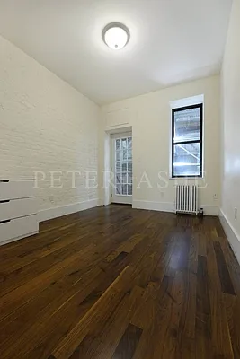 Rented by Peter Ashe | media 9