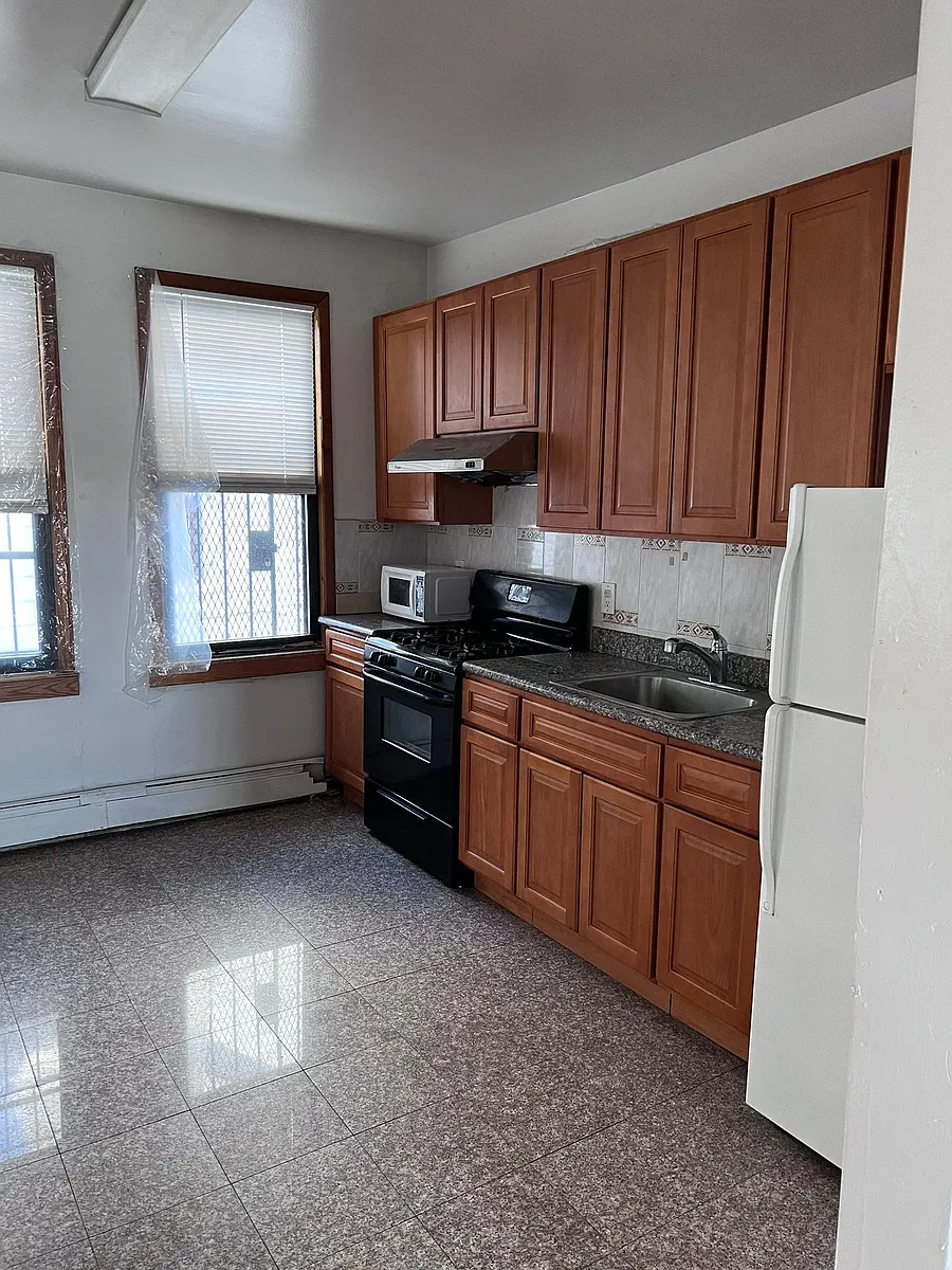Building Photo - 147 Elmora Ave #2A