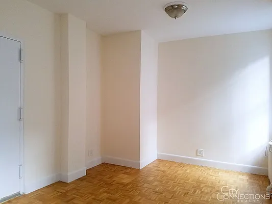 Rented by City Connections Realty | media 16