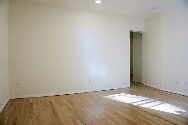 Rented by Bold New York | media 8