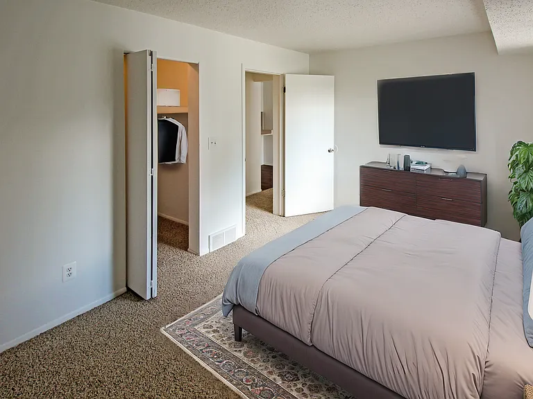 Pine Hill Apartments — Photo 14