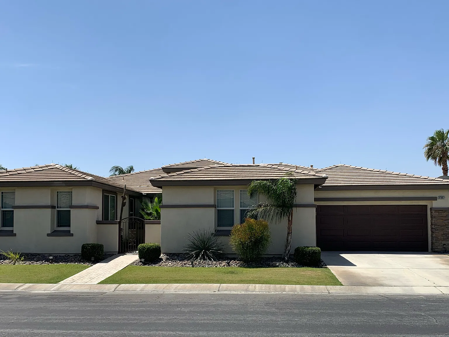 6 bed, 2901 sqft, $4,800 — Photo 1