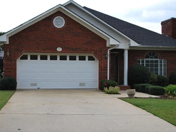 1504 Holly Berry Way, Anniston, AL 36207