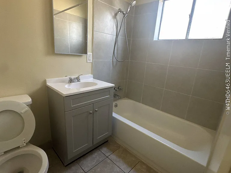 850 N Campus Ave #C — Photo 34