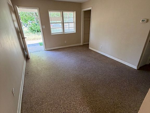 2nd image of 851 W Warren St APT 6